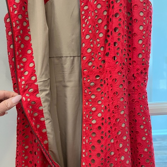 BCBGMaxAzria Gulianna Red Lipstick Eyelet Zipper Front Dress size 6 EUC - Picture 7 of 9